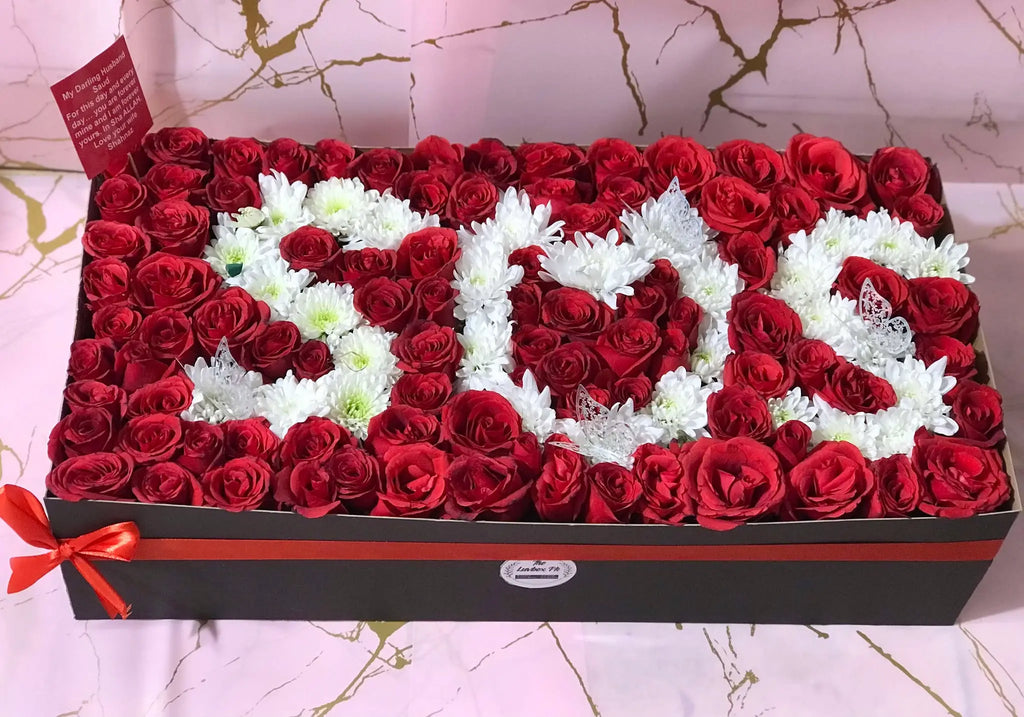 200 Roses Box with Chrysanthemum Lettering – THE LUVBOX PK