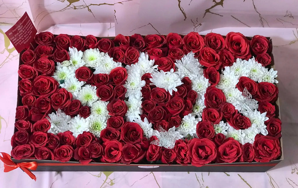 200 Roses Box with Chrysanthemum Lettering – THE LUVBOX PK