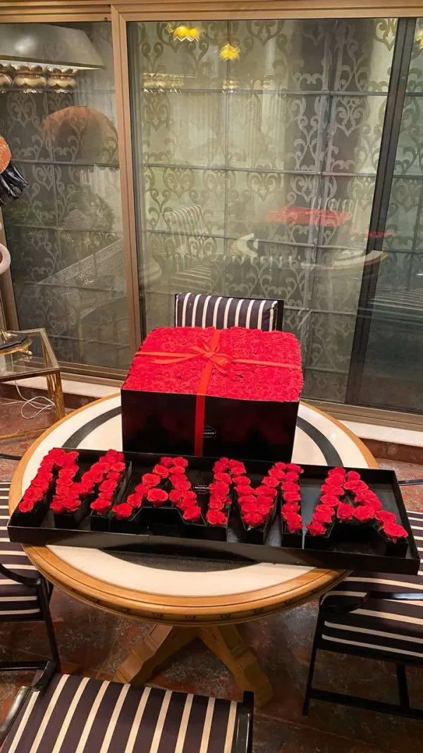 Grande Luxe MAMA Letter Rose Box for Mother's Day | Flower Shop in Islamabad | Gift Shop Islamabad