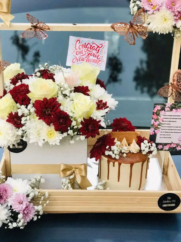 The LuvBox PK – Luxe Balloon Bloom Crate | Gift Shop Islamabad - Image 2
