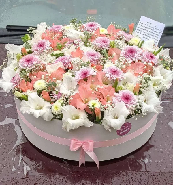 Luxury mixed flower box with roses and chrysanthemums – gift shop in Islamabad flower delivery