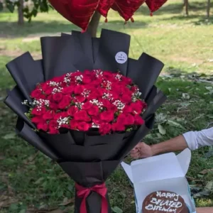 Deluxe 100 red roses bouquet with cake and balloons – flower shop in Islamabad